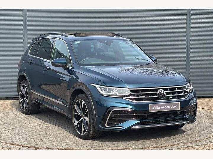 Volkswagen Tiguan 1.4 TSI 13kWh R-Line DSG Euro 6 (s/s) 5dr Volkswagen Tiguan 1.4 TSI 13kWh R-Line DSG Euro 6 (s/s) 5dr