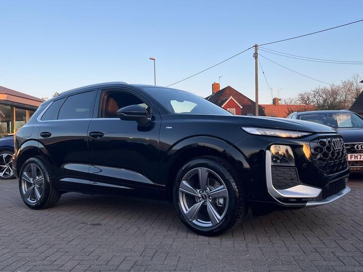 Audi Q3 1.5 TFSI S Line S Tronic Euro 6 (s/s) 5dr