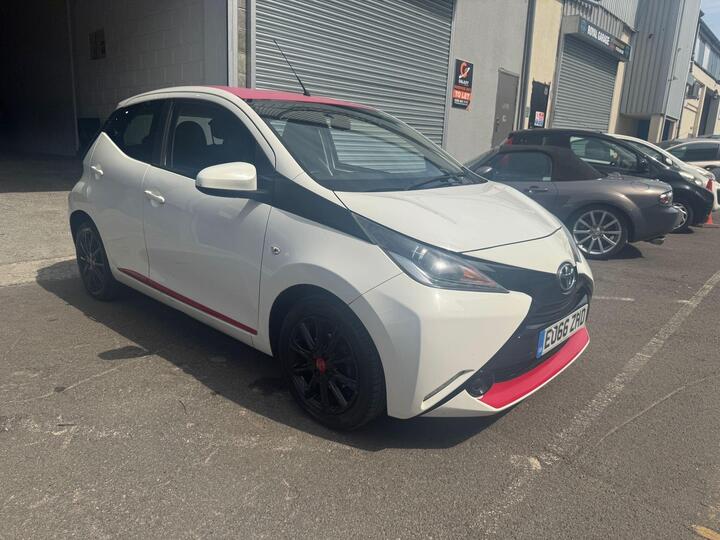 Toyota AYGO 1.0 VVT-i X-play Euro 5 5dr Euro 5