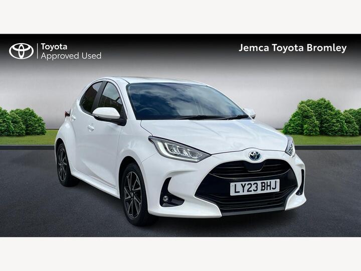 Toyota Yaris 1.5 VVT-h Design E-CVT Euro 6 (s/s) 5dr