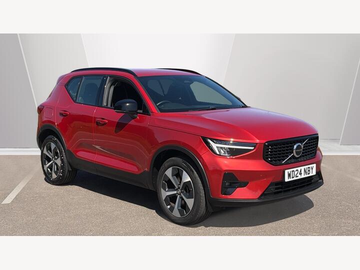 Volvo XC40 2.0 B3 MHEV Plus Dark DCT Auto Euro 6 (s/s) 5dr