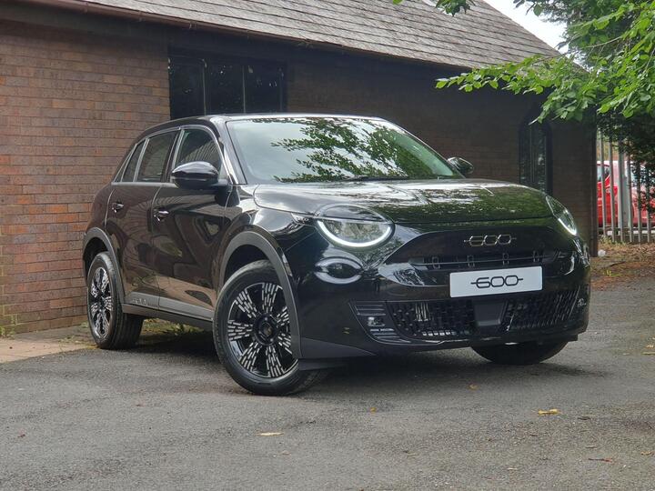 Fiat 600 1.2 MHEV E-DCT Euro 6 (s/s) 5dr