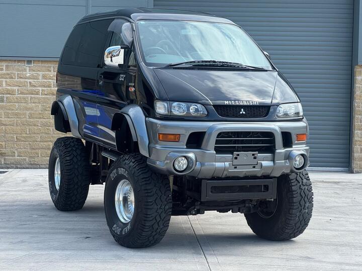 Mitsubishi Delica Spacegear 3.0 V6 Super Exceed 4WD Lifted