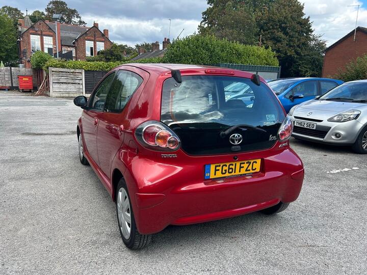 Toyota AYGO 1.0 VVT-i Ice Euro 5 5dr Toyota AYGO 1.0 VVT-i Ice Euro 5 5dr