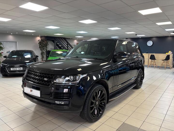 Land Rover Range Rover 3.0 TD V6 Vogue Auto 4WD Euro 6 (s/s) 5dr Land Rover Range Rover 3.0 TD V6 Vogue Auto 4WD Euro 6 (s/s) 5dr