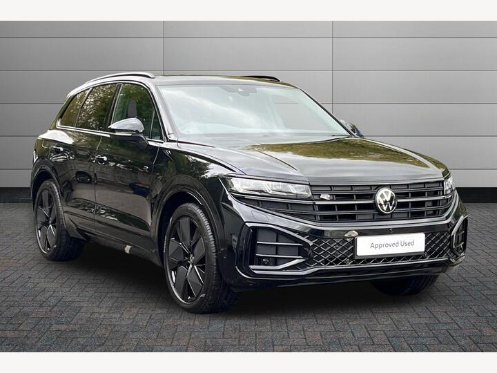 Volkswagen Touareg 3.0 TDI V6 Black Edition Tiptronic 4Motion Euro 6 (s/s) 5dr Volkswagen Touareg 3.0 TDI V6 Black Edition Tiptronic 4Motion Euro 6 (s/s) 5dr