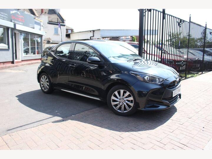 Toyota YARIS 1.5 VVT-h Icon E-CVT Euro 6 (s/s) 5dr