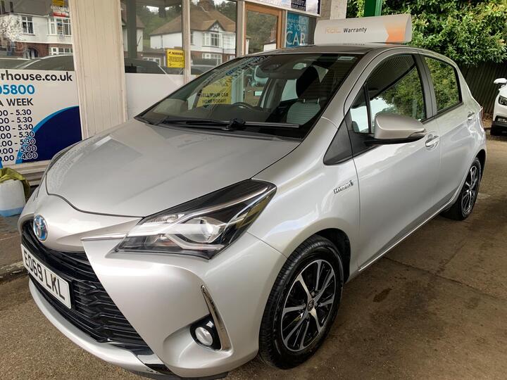 Toyota Yaris 1.5 VVT-h Icon Tech E-CVT Euro 6 (s/s) 5dr