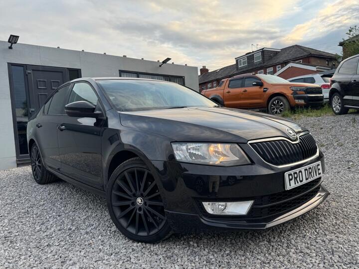 Skoda Octavia 1.6 TDI Black Edition DSG Euro 5 (s/s) 5dr