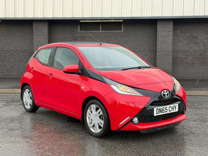 Toyota AYGO 1.0 VVT-i X-pression X-wave Euro 5 5dr Euro 5 Toyota AYGO 1.0 VVT-i X-pression X-wave Euro 5 5dr Euro 5