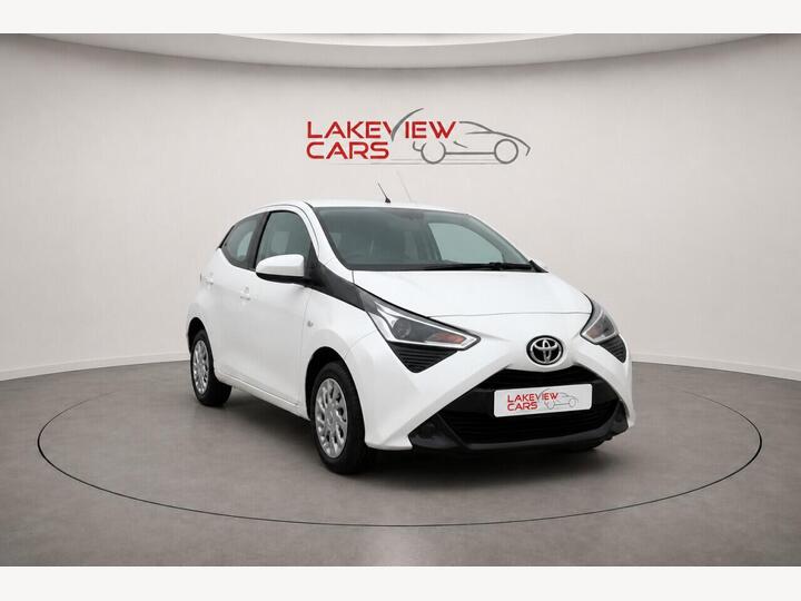 Toyota AYGO 1.0 VVT-i X-play X-shift Euro 6 5dr