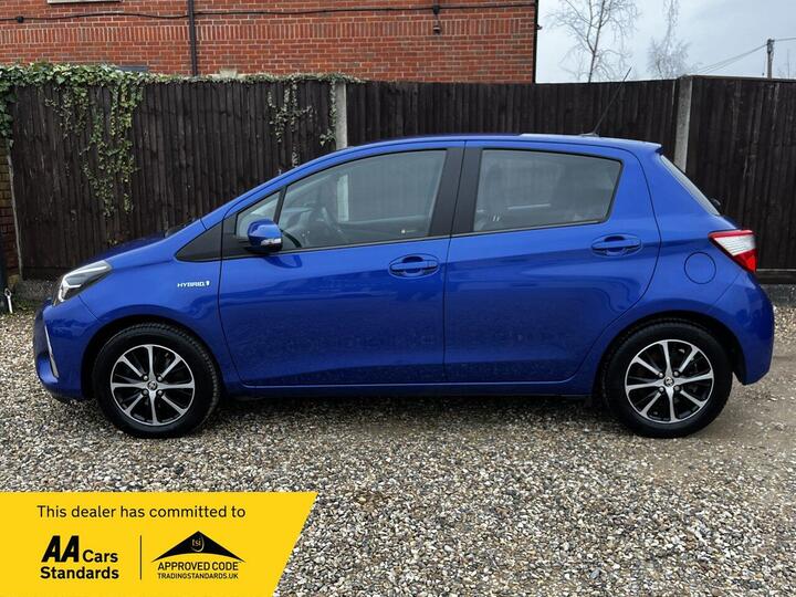 Toyota Yaris 1.5 VVT-h Icon Tech E-CVT Euro 6 (s/s) 5dr