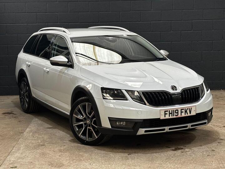 Skoda OCTAVIA 2.0 TDI Scout DSG 4WD Euro 6 (s/s) 5dr