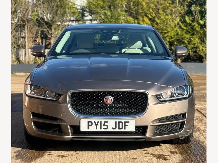 Jaguar XE 2.0d Portfolio Auto Euro 6 (s/s) 4dr