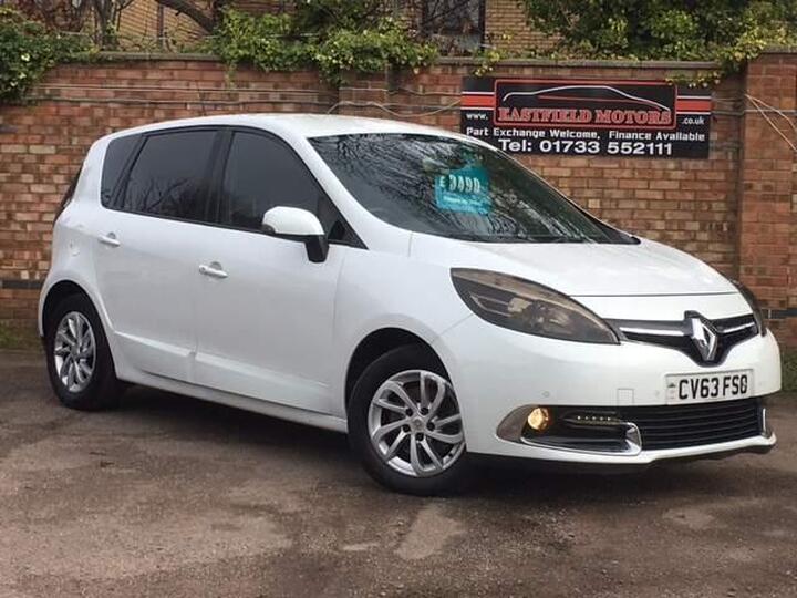 Renault Scenic 1.5 DCi ENERGY Dynamique TomTom Euro 5 (s/s) 5dr Renault Scenic 1.5 DCi ENERGY Dynamique TomTom Euro 5 (s/s) 5dr
