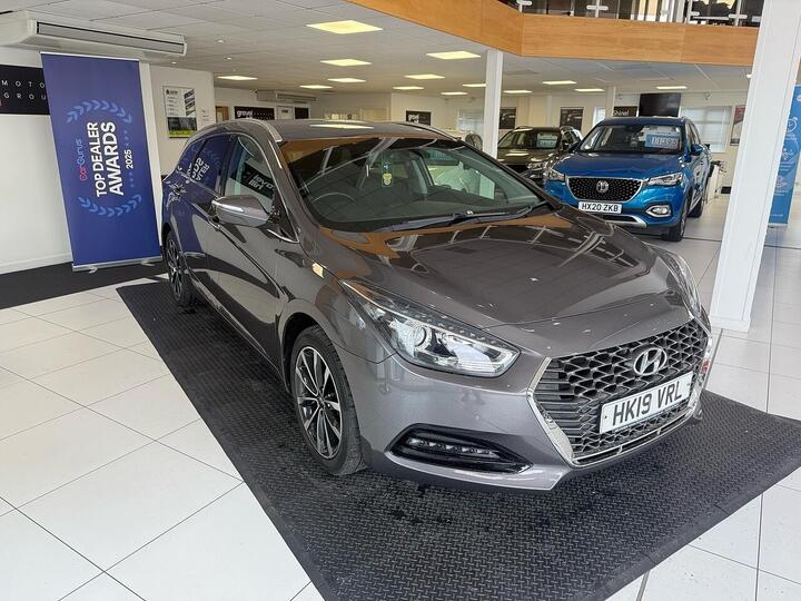 Hyundai I40 1.6 CRDi SE Nav Tourer Euro 6 (s/s) 5dr Hyundai I40 1.6 CRDi SE Nav Tourer Euro 6 (s/s) 5dr