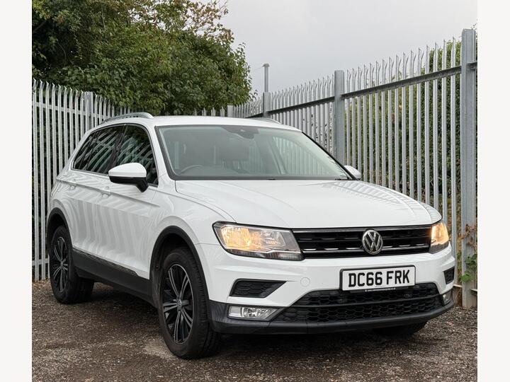 Volkswagen Tiguan 2.0 TDI BlueMotion Tech SE Navigation DSG 4Motion Euro 6 (s/s) 5dr