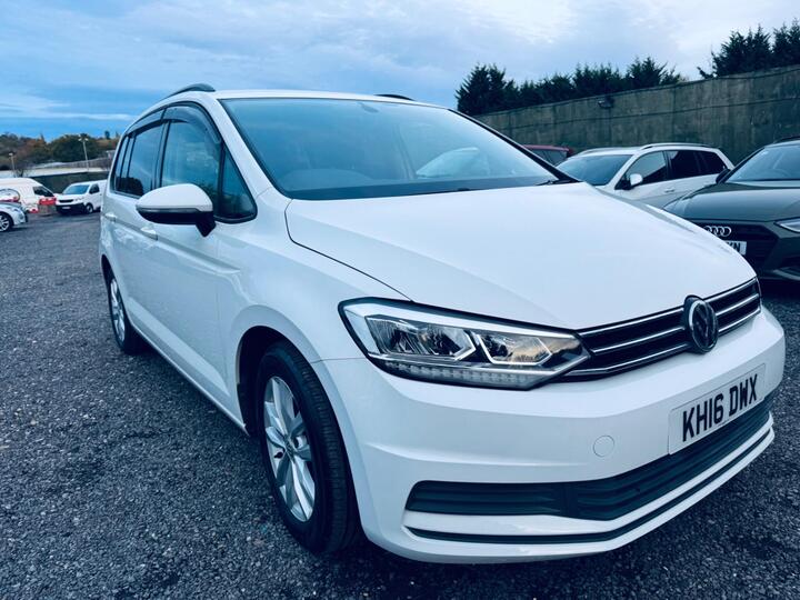 Volkswagen Touran 1.4 TSI BlueMotion Tech SEL MPV 5dr Petrol DSG Euro 6 (s/s) (150 Ps) Volkswagen Touran 1.4 TSI BlueMotion Tech SEL MPV 5dr Petrol DSG Euro 6 (s/s) (150 Ps)