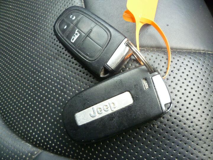 Jeep Grand Cherokee 3.0 V6 CRD Summit Auto 4WD Euro 5 5dr Jeep Grand Cherokee 3.0 V6 CRD Summit Auto 4WD Euro 5 5dr