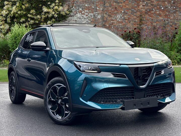 Alfa Romeo Junior 54kWh Elettrica Speciale Auto 5dr