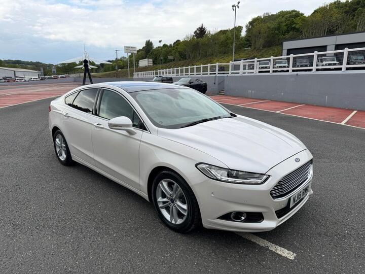 Ford MONDEO 2.0 TDCi Titanium Euro 6 (s/s) 5dr