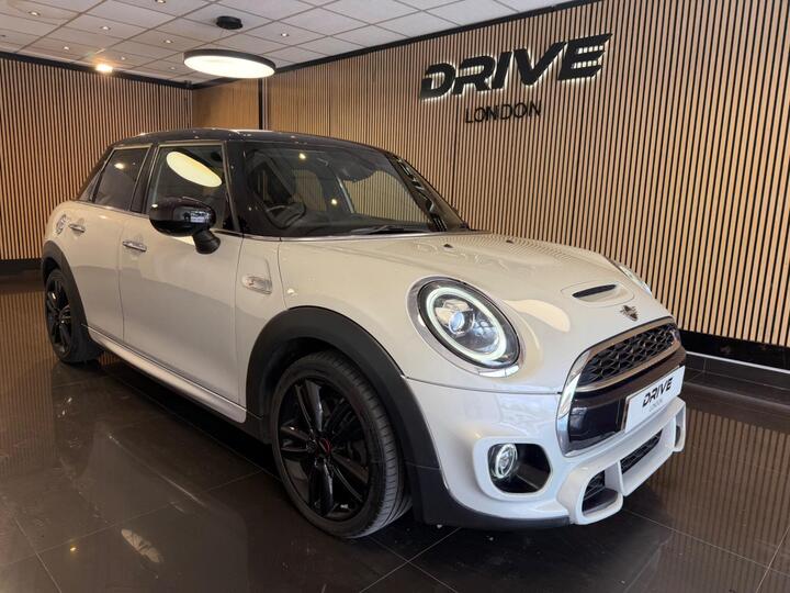 MINI Hatch 2.0 Cooper S Sport Steptronic Euro 6 (s/s) 5dr
