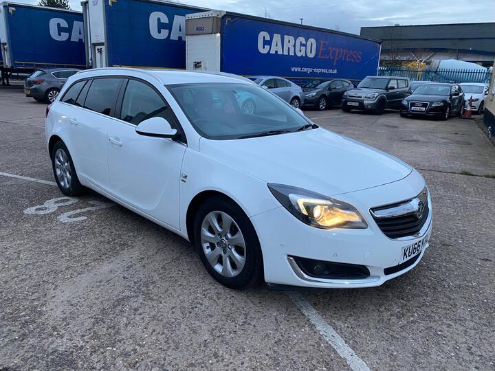 Vauxhall Insignia 2.0 CDTi EcoFLEX SRi Nav Sports Tourer Euro 6 (s/s) 5dr Vauxhall Insignia 2.0 CDTi EcoFLEX SRi Nav Sports Tourer Euro 6 (s/s) 5dr