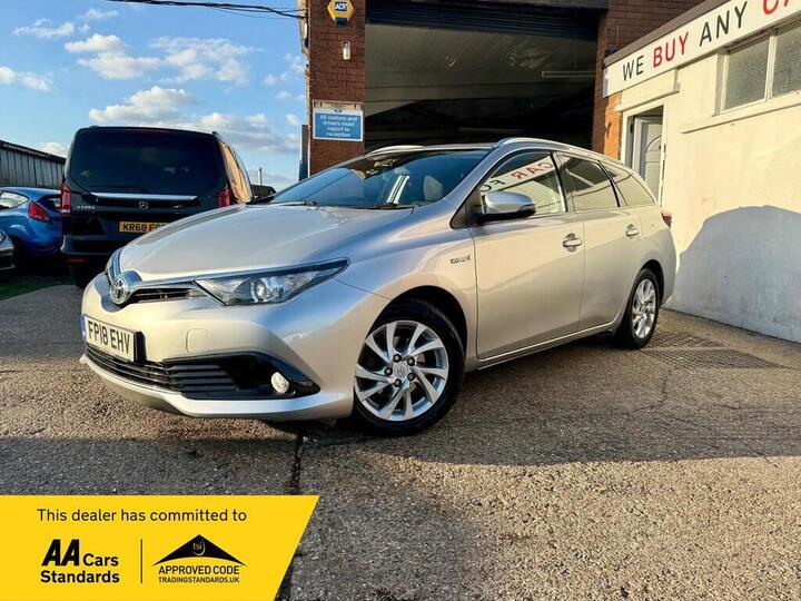 Toyota Auris 1.8 VVT-h Icon Tech Touring Sports CVT Euro 6 (s/s) 5dr Toyota Auris 1.8 VVT-h Icon Tech Touring Sports CVT Euro 6 (s/s) 5dr