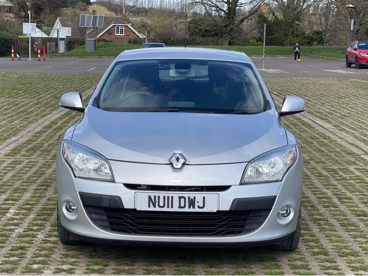 Renault Megane 1.6 16V Dynamique TomTom Euro 5 5dr