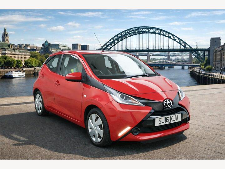 Toyota AYGO 1.0 VVT-i X-play Euro 6 5dr