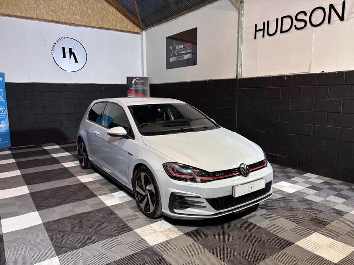 Volkswagen Golf 2.0 TSI GTI Euro 6 (s/s) 3dr