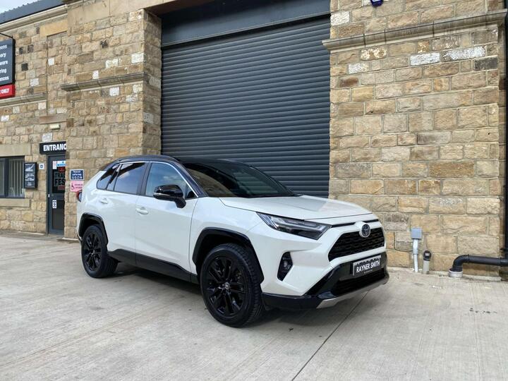 Toyota RAV4 2.5 VVT-h Dynamic CVT Euro 6 (s/s) 5dr Toyota RAV4 2.5 VVT-h Dynamic CVT Euro 6 (s/s) 5dr