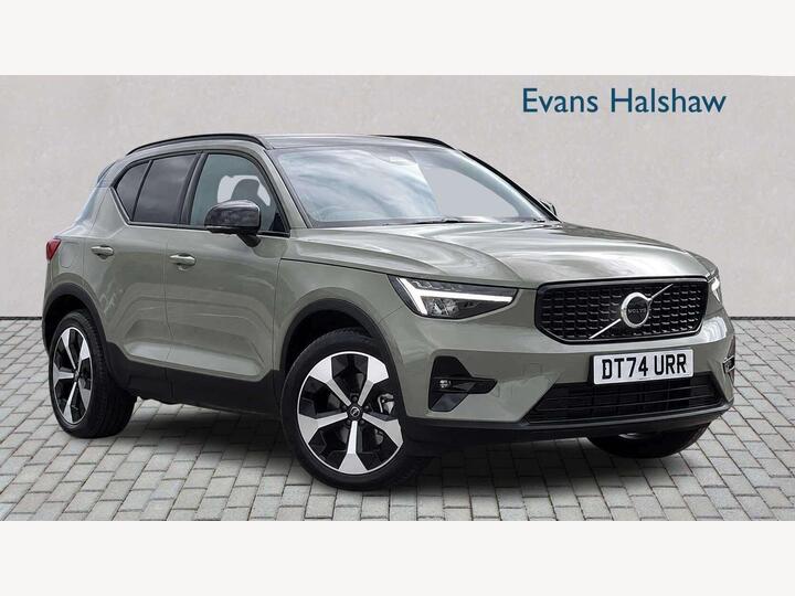 Volvo XC40 ESTATE 2.0 B4 MHEV Plus Dark DCT Auto Euro 6 (s/s) 5dr