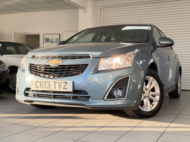 Chevrolet Cruze 1.6 LT Euro 5 5dr Chevrolet Cruze 1.6 LT Euro 5 5dr