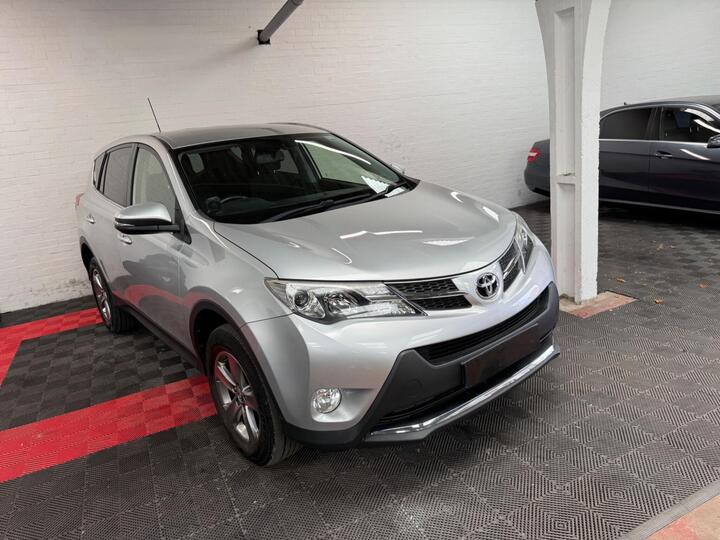 Toyota RAV4 2.0 D-4D Business Edition 2WD Euro 5 (s/s) 5dr