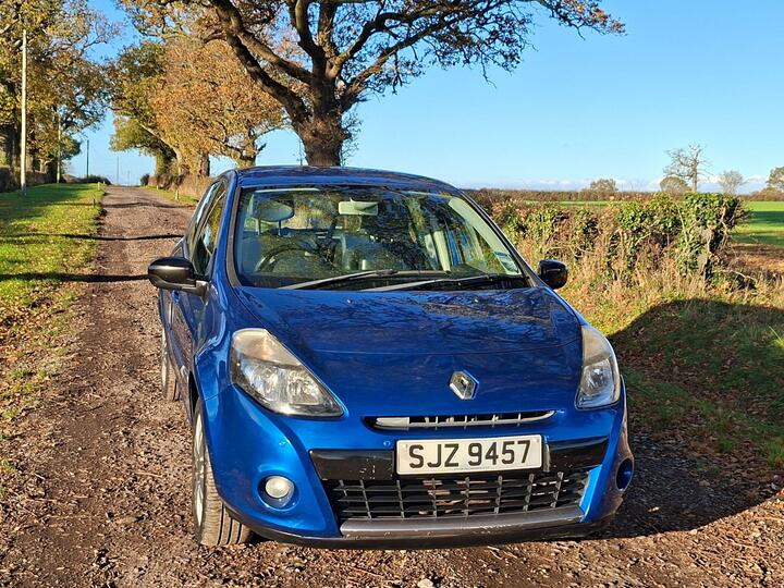 Renault Clio 1.6 VVT Dynamique TomTom Auto Euro 5 5dr