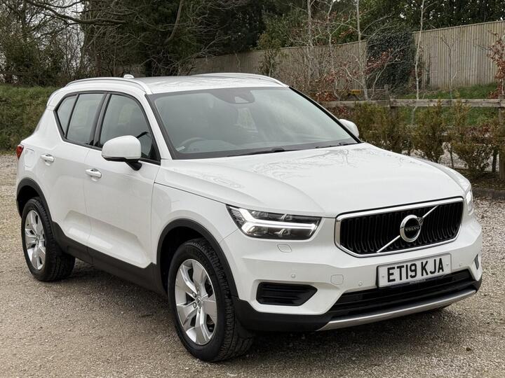 Volvo XC40 1.5 T3 Momentum Euro 6 (s/s) 5dr
