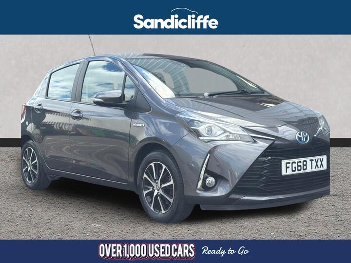 Toyota YARIS 1.5 VVT-h Icon Tech E-CVT Euro 6 (s/s) 5dr