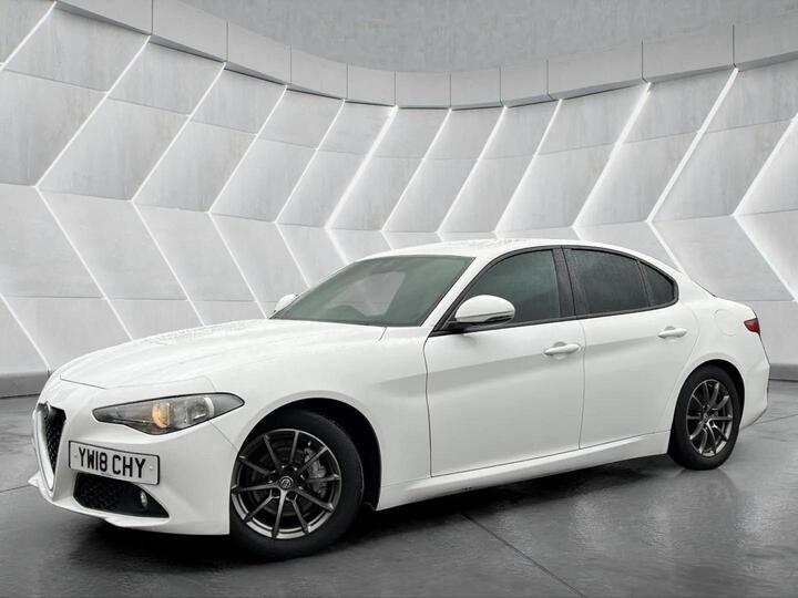 Alfa Romeo Giulia 2.2 TD Super Auto Euro 6 (s/s) 4dr Alfa Romeo Giulia 2.2 TD Super Auto Euro 6 (s/s) 4dr
