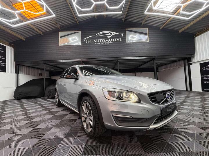 Volvo V60 Cross Country 2.5 T5 Lux Nav SE Auto AWD Euro 6
