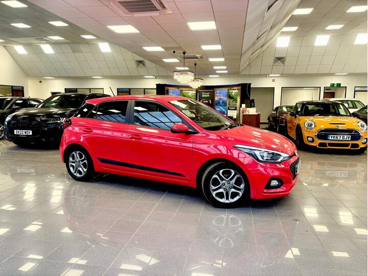 Hyundai I20 1.2 Premium Nav Euro 6 (s/s) 5dr Hyundai I20 1.2 Premium Nav Euro 6 (s/s) 5dr