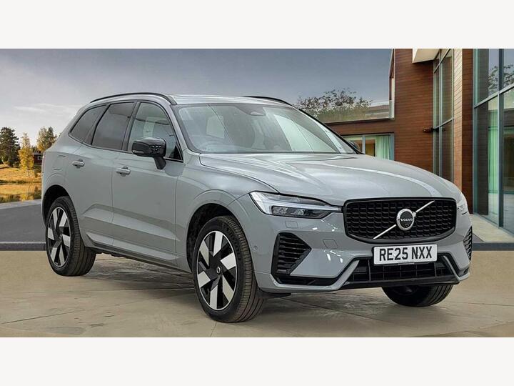 Volvo XC60 2.0h T8 18.8kWh Ultra Dark Auto AWD Euro 6 (s/s) 5dr