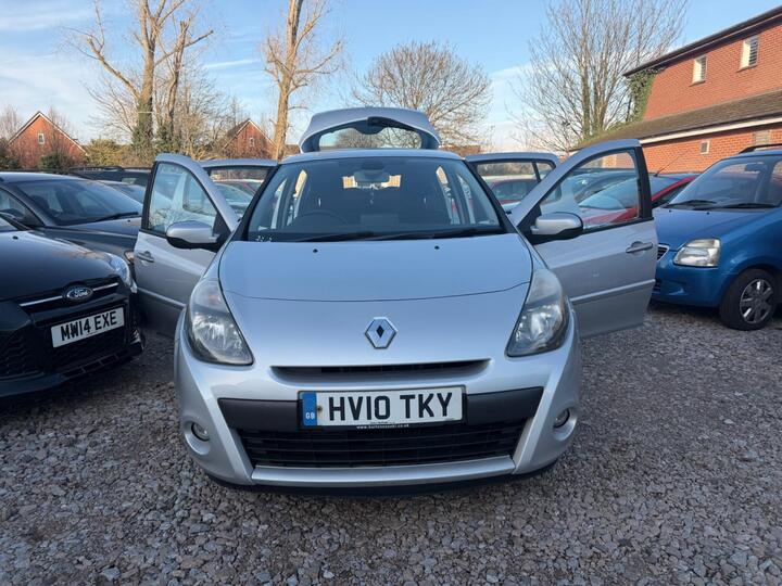 Renault Clio 1.5 DCi Dynamique TomTom Euro 4 5dr Renault Clio 1.5 DCi Dynamique TomTom Euro 4 5dr