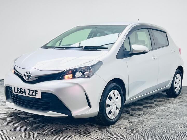 Toyota Yaris 1.33 Dual VVT-i Icon Multidrive S Euro 6 5dr (Safety Sense)