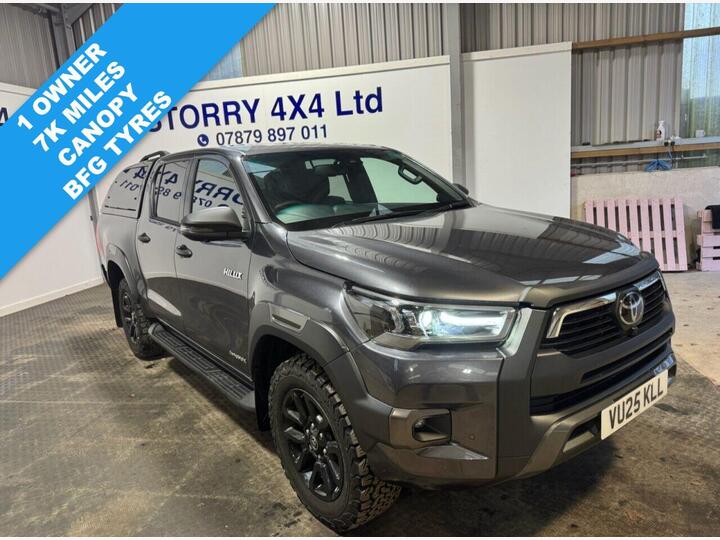 Toyota HI-LUX 2.8 D-4D-h Invincible X Auto 4WD Euro 6 4dr