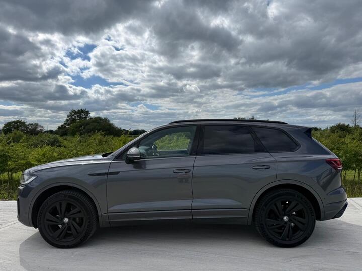 Volkswagen Touareg 3.0 TDI V6 R-Line Tech Tiptronic 4Motion Euro 6 (s/s) 5dr