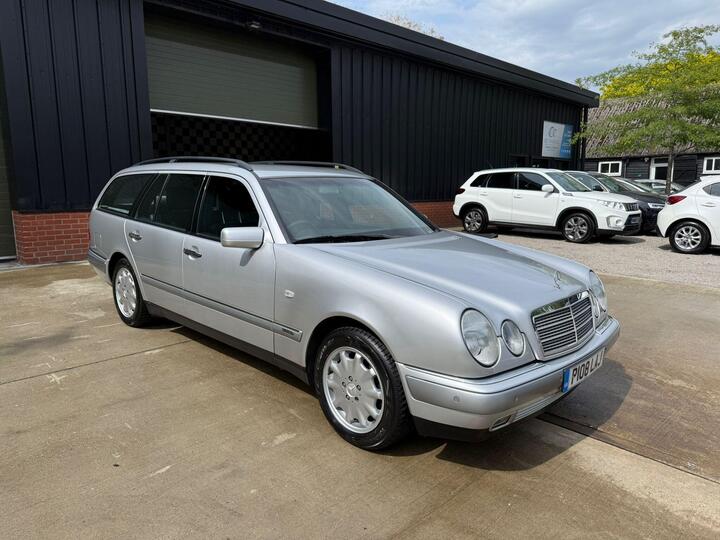 Mercedes-Benz E Class 3.2 E320 Elegance 5dr