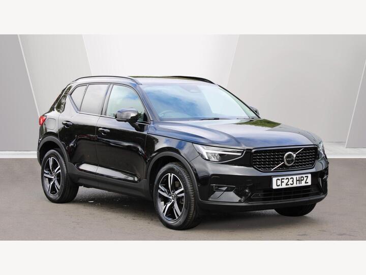Volvo XC40 2.0 B3 MHEV Plus Dark DCT Auto Euro 6 (s/s) 5dr