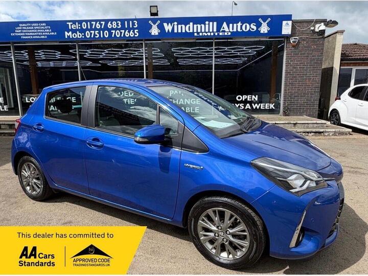 Toyota YARIS 1.5 VVT-h Icon Tech E-CVT Euro 6 (s/s) 5dr