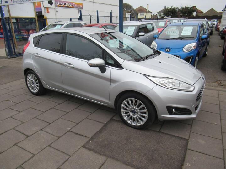 Ford Fiesta 1.0T EcoBoost Titanium Euro 5 (s/s) 5dr